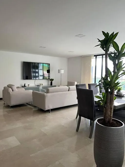 401 Luxury Apartment In Hearth Of El Poblado + View! Medellín